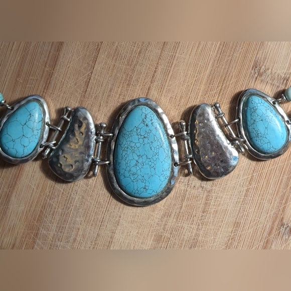 Southwestern Faux Turquoise Necklace - Picture 4 of 4